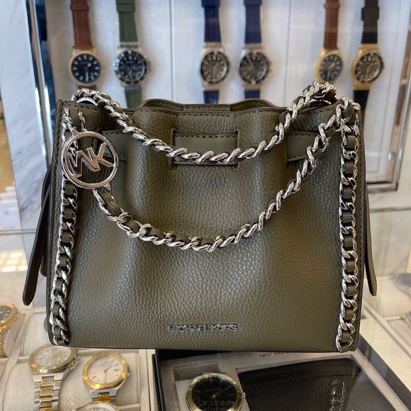 MICHAEL KORS Mina Small Chain Convertible Crossbody XBody Bag
Olive Belted
NWT - Picture 16 of 16